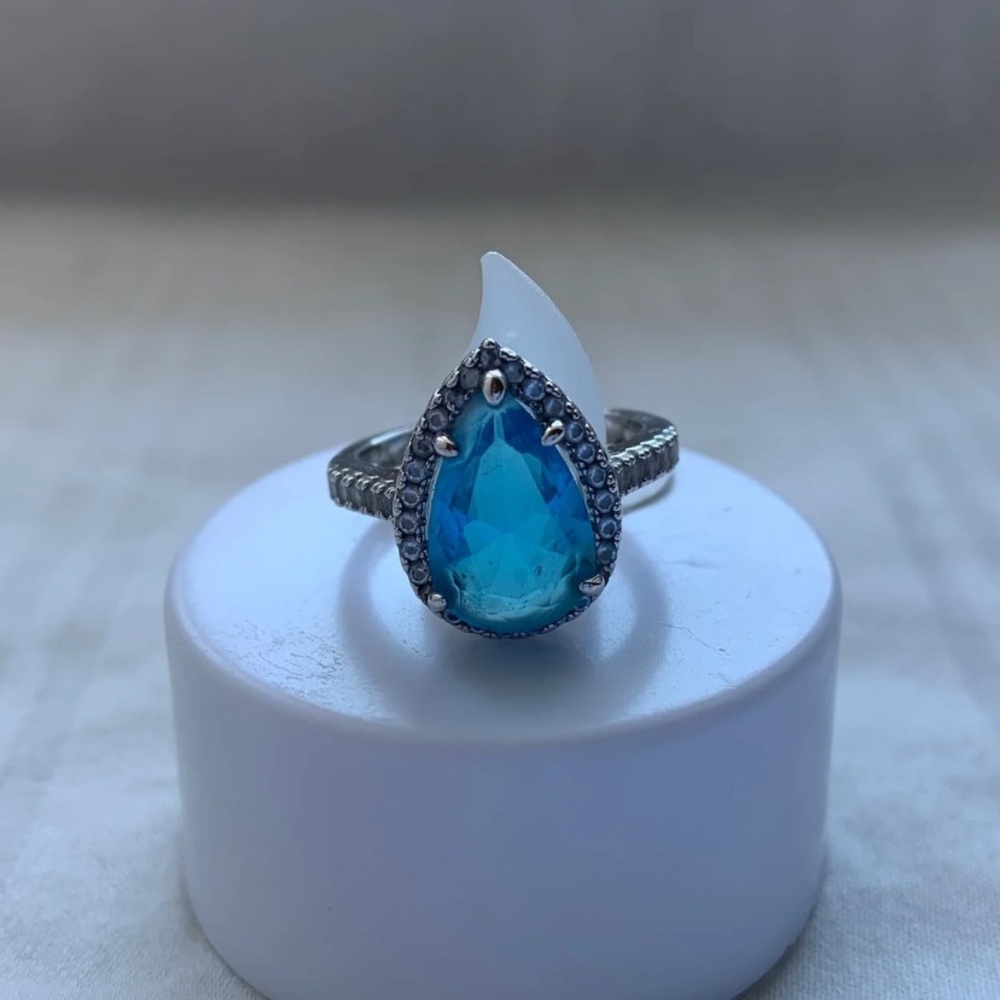 Size 5 | Turquoise Pear Silver Ring